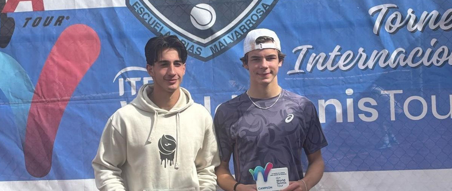 Niels McDonald gewinnt zwei J200 Turniere in Spanien. 