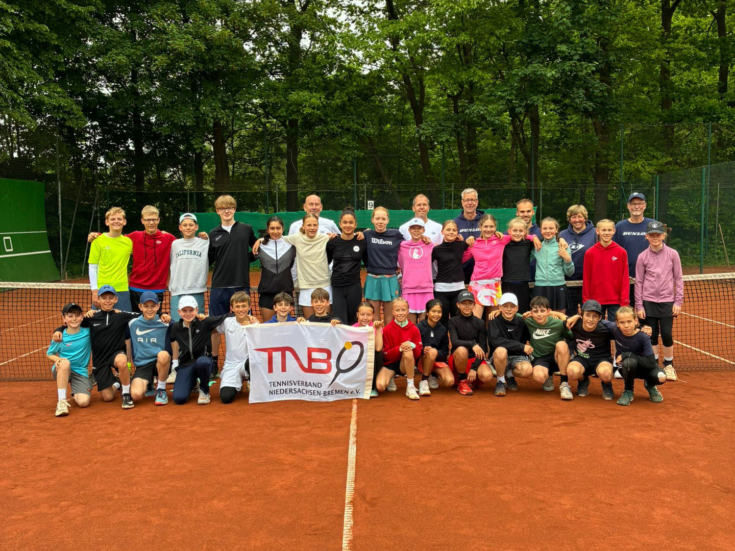 Starker Auftritt auf nordostdeutscher Ebene: Die TNB-Teilnehmerinnen und -Teilnehmer der Nordostdeutschen Jugendmeisterschaften 2026.