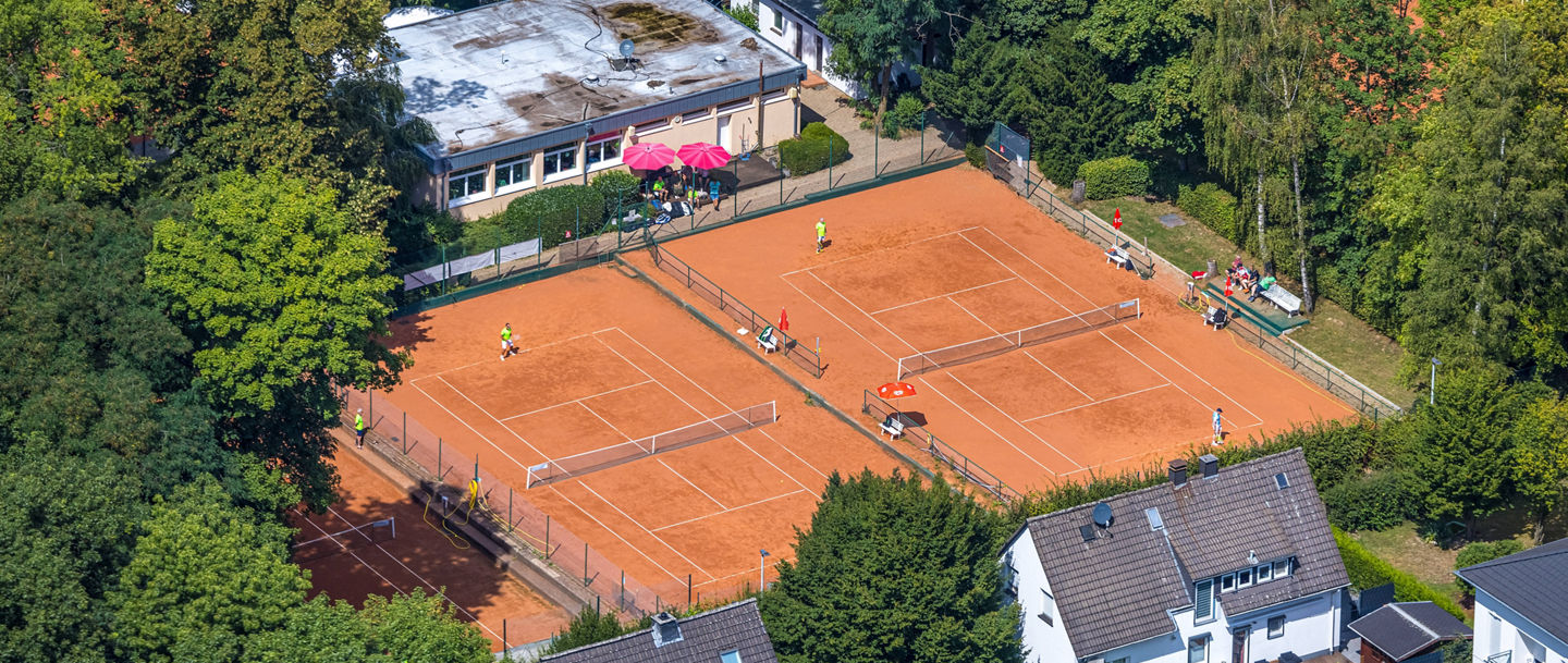 Luftbild, Tennisplätze Tennisvereinigung Grün-Weiß, Hetterscheidt, Heiligenhaus, Ruhrgebiet, Nordrhein-Westfalen, Deutschland ACHTUNGxMINDESTHONORARx60xEURO *** Aerial view, tennis courts tennis association green white, Hetterscheidt, Heiligenhaus, Ruhr area, North Rhine Westphalia, Germany ATTENTIONxMINESTHONORARx60xEURO 