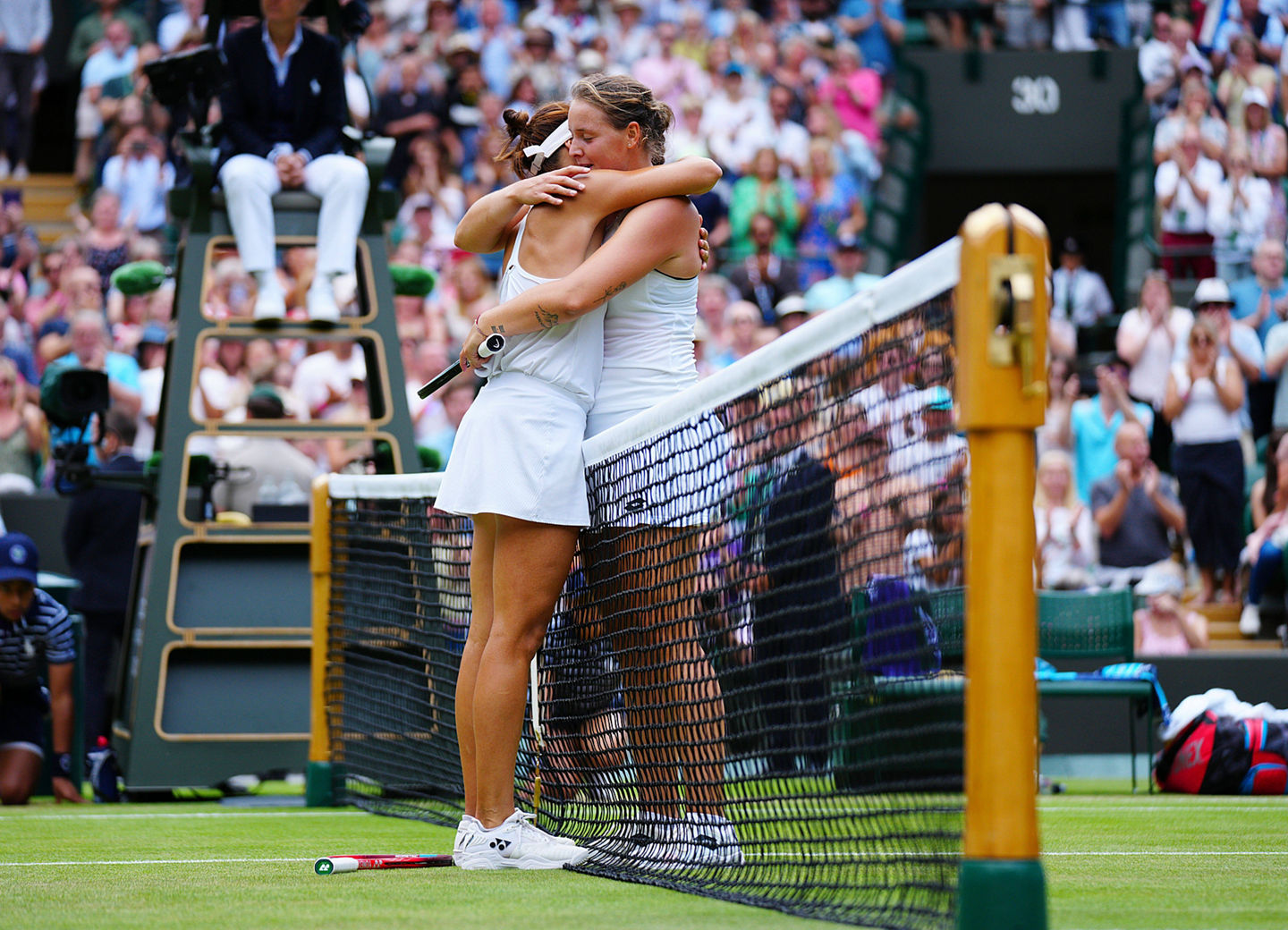 Mandatory Credit: Photo by Javier Garcia/Shutterstock 13012869bn Tatjana Maria and Jule Niemeier embrace after their quarter-final match in which Tatjana Maria won Wimbledon Tennis Championships, Day 9, The All England Lawn Tennis and Croquet Club, London, UK - 05 Jul 2022 Wimbledon Tennis Championships, Day 9, The All England Lawn Tennis and Croquet Club, London, UK - 05 Jul 2022 PUBLICATIONxINxGERxSUIxAUTXHUNxGRExMLTxCYPxROMxBULxUAExKSAxONLY Copyright: xJavierxGarcia/Shutterstockx 13012869bn 