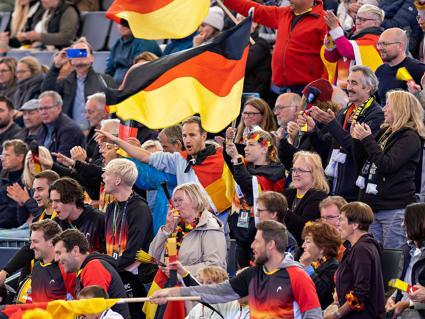  Deutsche Tennis Fans 16.09.22, Hamburg, Davis Cup Finals Hamburg by Rakuten, Germany vs. Belgium  *** German Tennis Fans 16 09 22, Hamburg, Davis Cup Finals Hamburg by Rakuten, Germany vs Belgium 