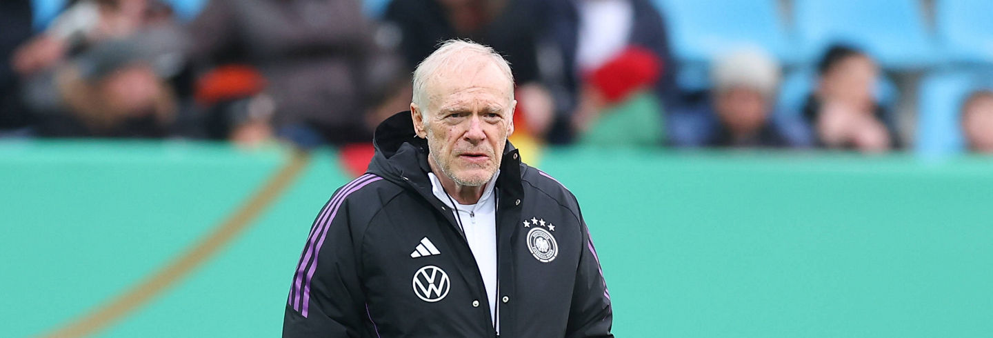 Hermann Gerland  ist aktuell Assistenztrainer der deutschen U21-Fußball-Nationalmannschaft. 