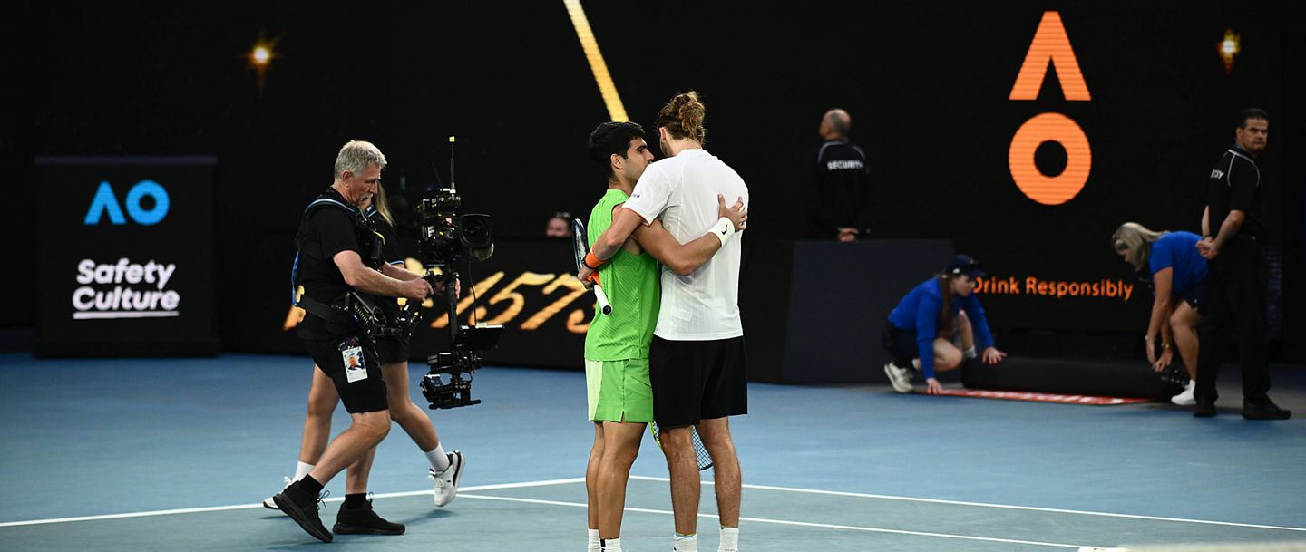TENNIS AUSTRALIAN OPEN, Carlos Alcaraz of Spain is congratulated on his win in the mens semifinal by his opponent Alexander Zverev of Germany on day 13 of the 2026 Australian Open tennis tournament at Melbourne Park in Melbourne, Friday, January 30, 2026.  NO ARCHIVING MELBOURNE VICTORIA AUSTRALIA PUBLICATIONxNOTxINxAUSxNZLxPNGxFIJxVANxSOLxTGA Copyright: xJOELxCARRETTx 20260130170296349353