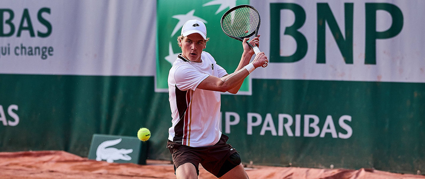June 1, 2026, Paris, Ile-De-France, France: Oliver Majdandzic of Germany returns with backhand to Tanishk Konduri of United States during the French Open at Roland Garros - Tennis Grand Slam, 31.5.2026 in Paris Roland Garros, France Tennis 2026: ROLAND GARROS - French Open Tennis Grand Slam - Paris: MAJDANDZIC 6:2 6:4 KONDURI PUBLICATIONxINxGERxSUIxAUTxONLY - ZUMAs343 20260601_zsp_s343_265 Copyright: xMathiasxSchulzx