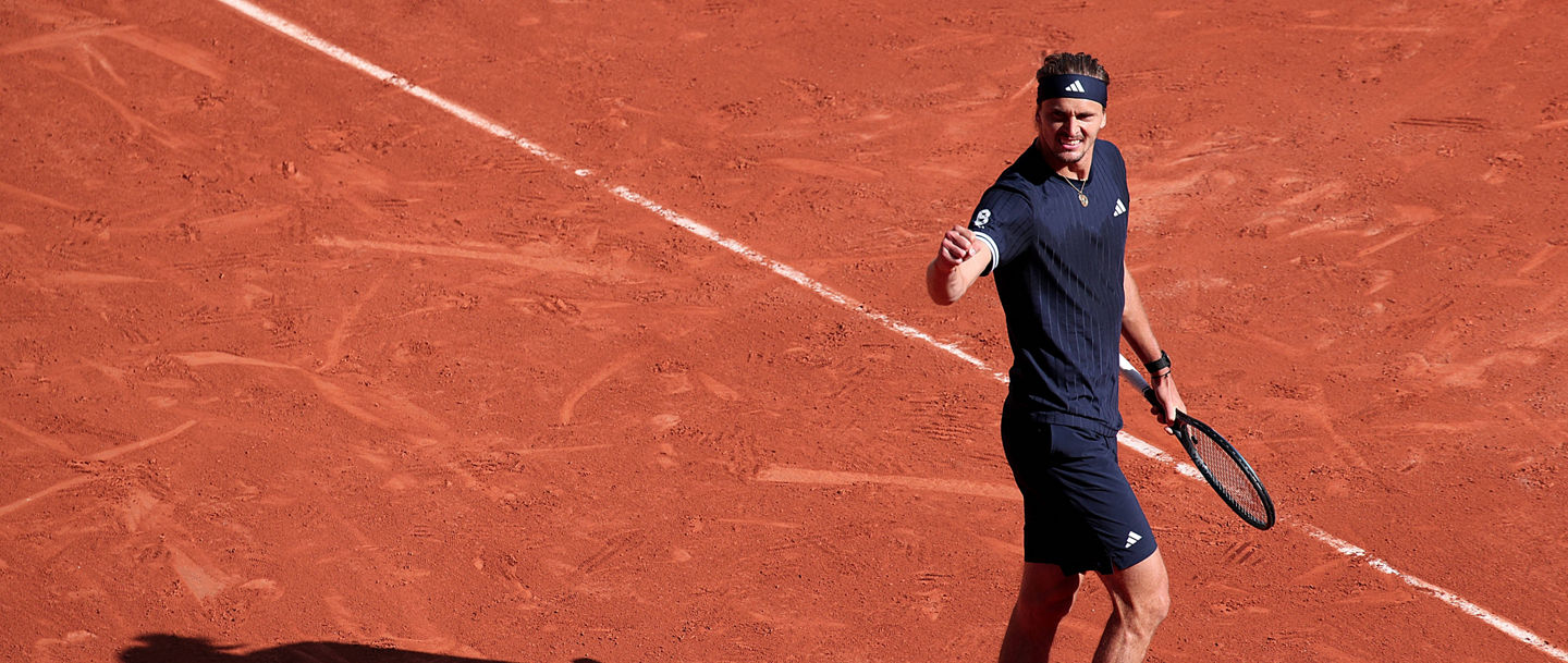 Alexander Zverev GERjubelt nach dem Sieg, Jubel, Freude, EmotionSemi Finale, Herren, Einzel Men s Singles Tennis - French Open 2026 - Roland Garros - Paris - - France - 5 June 2026. *** Alexander Zverev GER cheers after the win, jubilation, joy, emotionSemi Final, Men, Men s Singles Tennis French Open 2026 Roland Garros Paris France 5 June 2026 Copyright: xJuergenxHasenkopfx
