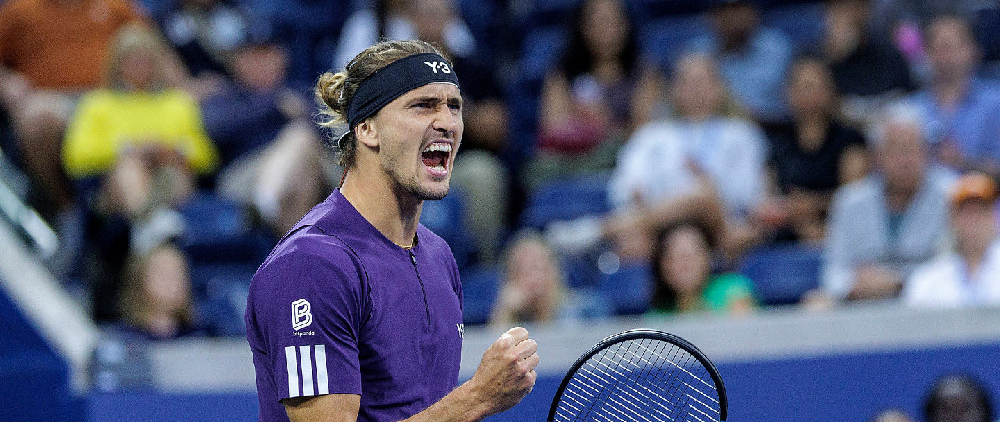 USA TENNIS US Open Tennis Tournament 2025 - Day 7 epa12338572 Alexander Zverev of Germany reacts while in action against Felix Auger Aliassime of Canada during the third round of the US Open Tennis Championships at the USTA Billie Jean King National Tennis Center in Flushing Meadows, New York, USA, 30 August 2025. The US Open tournament runs from 24 August through 07 September. FLUSHING MEADOWS United States PUBLICATIONxINxGERxAUTxINDxONLY Copyright: xCRISTOBALxHERRERAxULASHKEVICHx