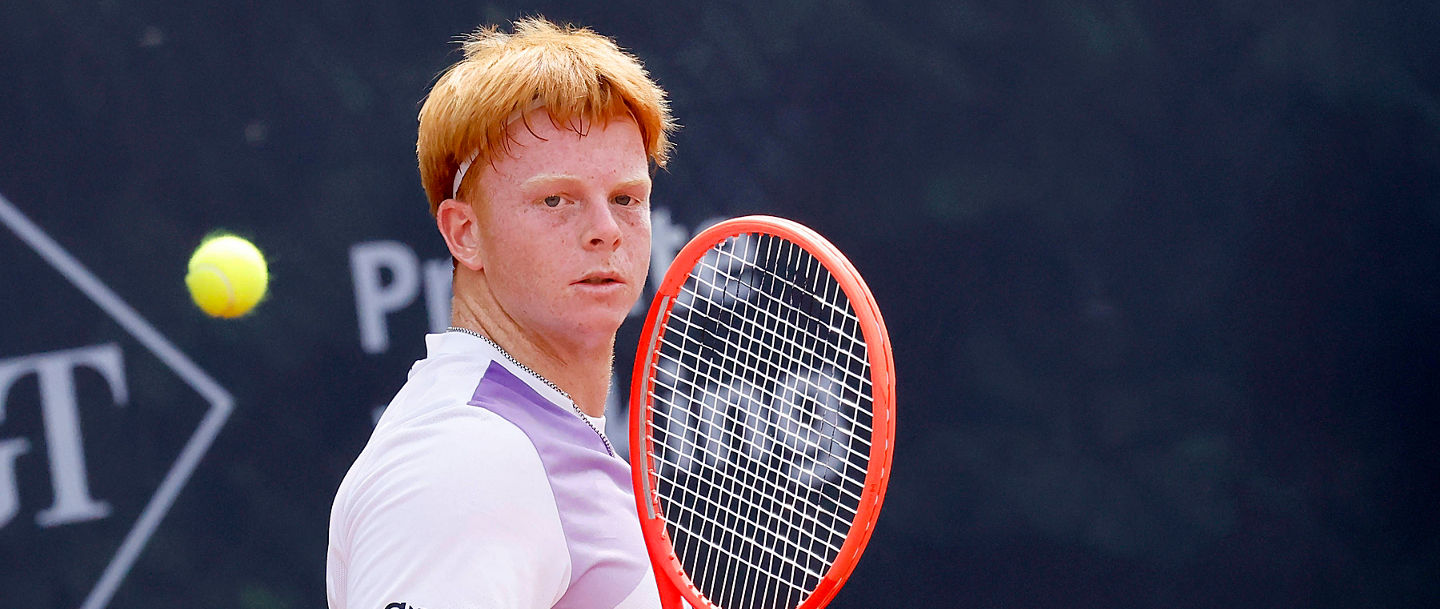 Tennisspieler Jamie Mackenzie GER - Spitzname The Red Rocket - im Sechzehntelfinale bei den Bonn Open 2026 auch: ATP, Tennis Herren Challenger Bonn. Die Bonn Open sind Teil der ATP Challenger Tour und werden im Freien auf Sand ausgetragen. Bonn, 27.07.2026 NRW Deutschland *** Tennis player Jamie Mackenzie GER, nicknamed The Red Rocket, advances to the round of 32 at the 2026 Bonn Open, also known as the ATP Challenger Bonn. The Bonn Open is part of the ATP Challenger Tour and is played outdoors on clay. Bonn, July 27, 2026, North Rhine-Westphalia, Germany Copyright: xChristophxHardtx