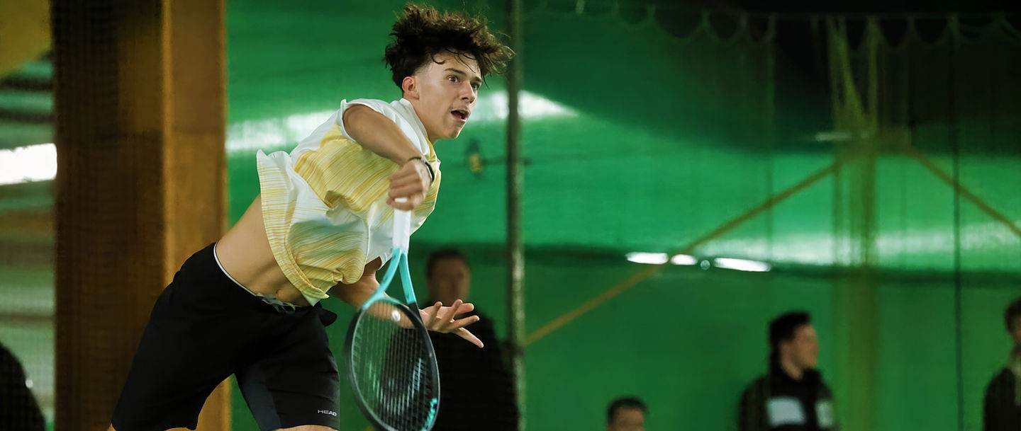 Jordan Mihajloski  schlägt wie im letzten Jahr bei den Deutschen Meisterschaften auf. 